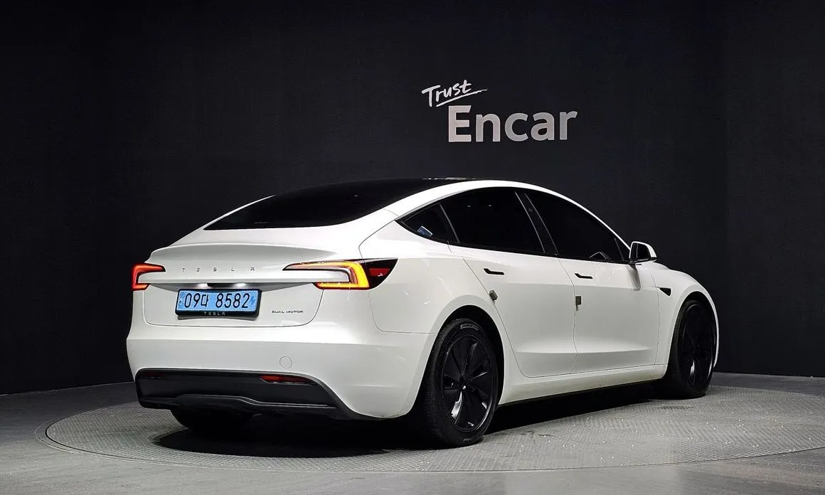 Tesla Model 3 — фото 8