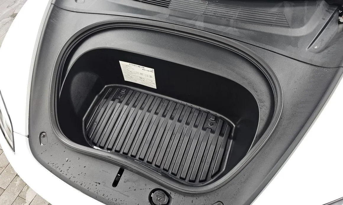 Tesla Model 3 — фото 10