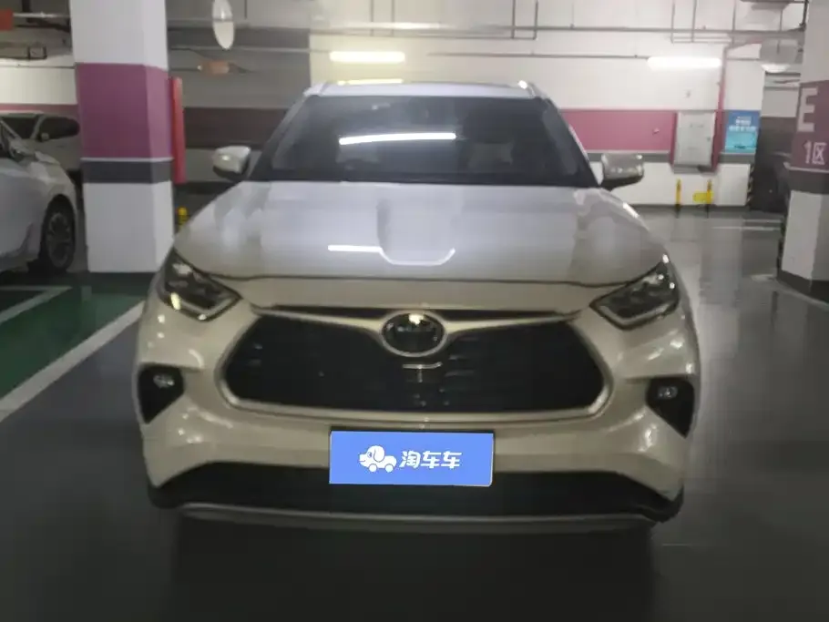 Toyota Highlander — фото 10