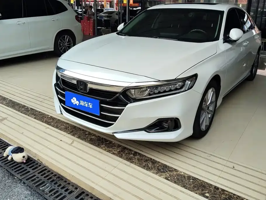 Honda Accord — фото 1