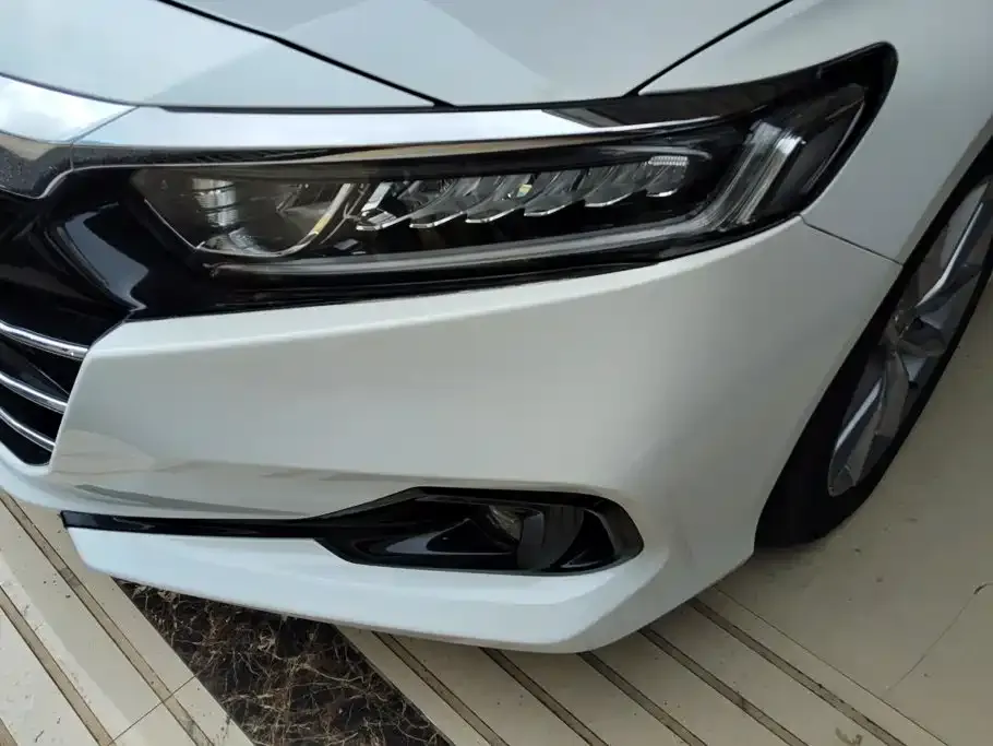 Honda Accord — фото 9