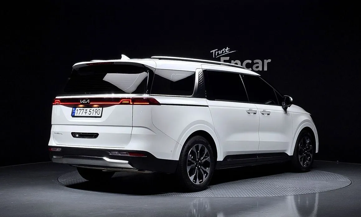Kia Carnival — фото 7