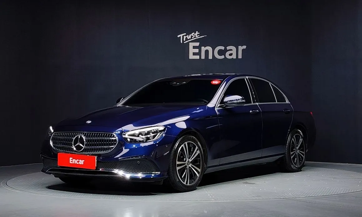 Mercedes-Benz E-Class — фото 1