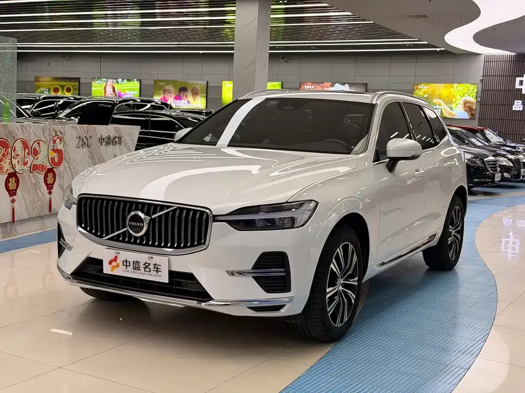 Volvo XC60 — фото 1