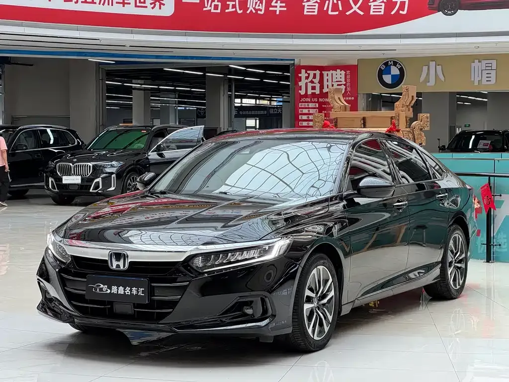 Honda Accord — фото 1