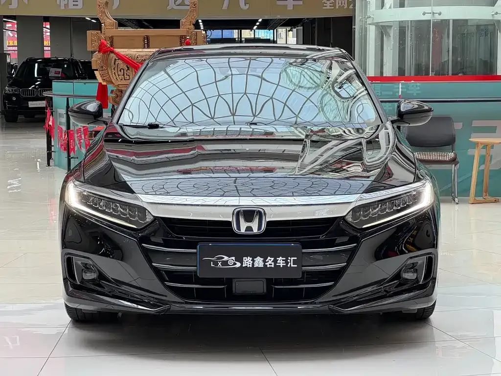 Honda Accord — фото 10