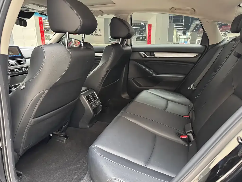 Honda Accord — фото 5
