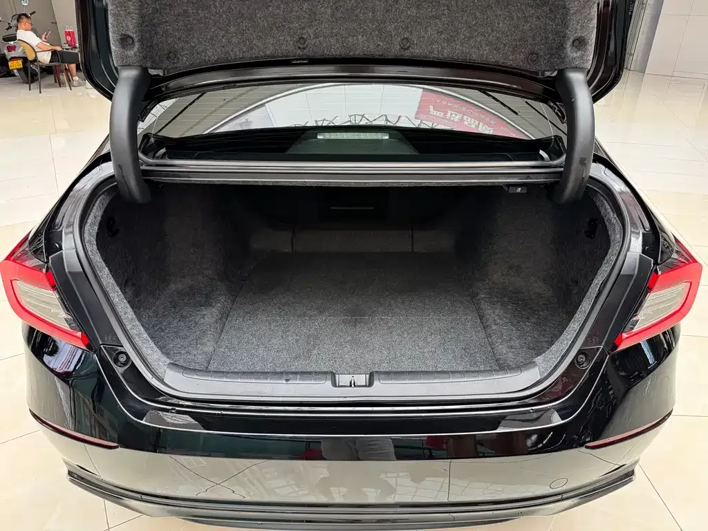 Honda Accord — фото 3