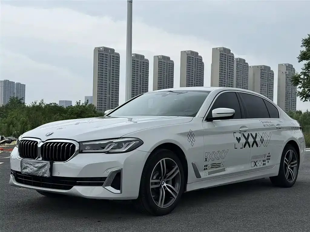BMW 5 Series — фото 1