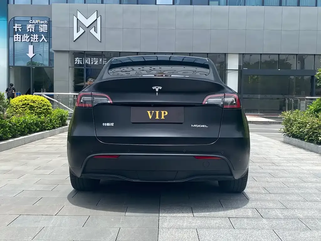 Tesla Model Y — фото 6