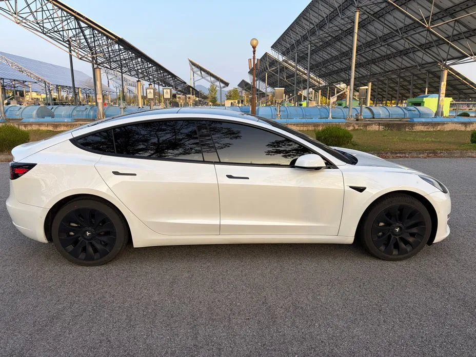 Tesla Model 3 — фото 4