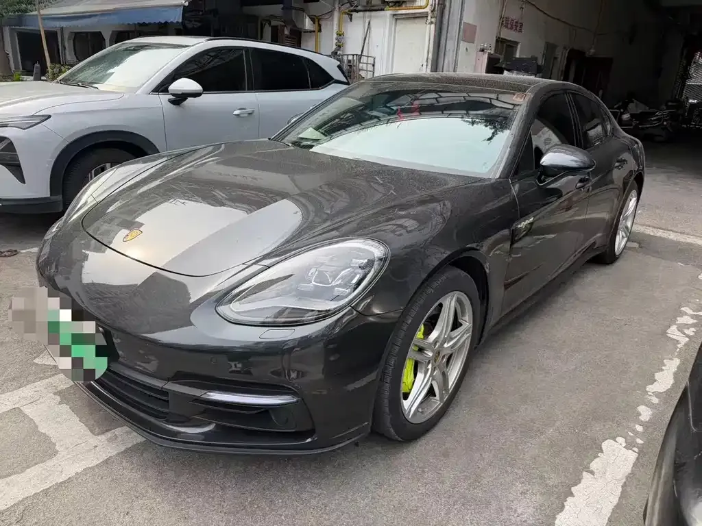 Porsche Panamera Hybrid — фото 1