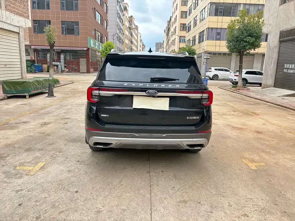 Ford Explorer 2023 из CN, фото 3