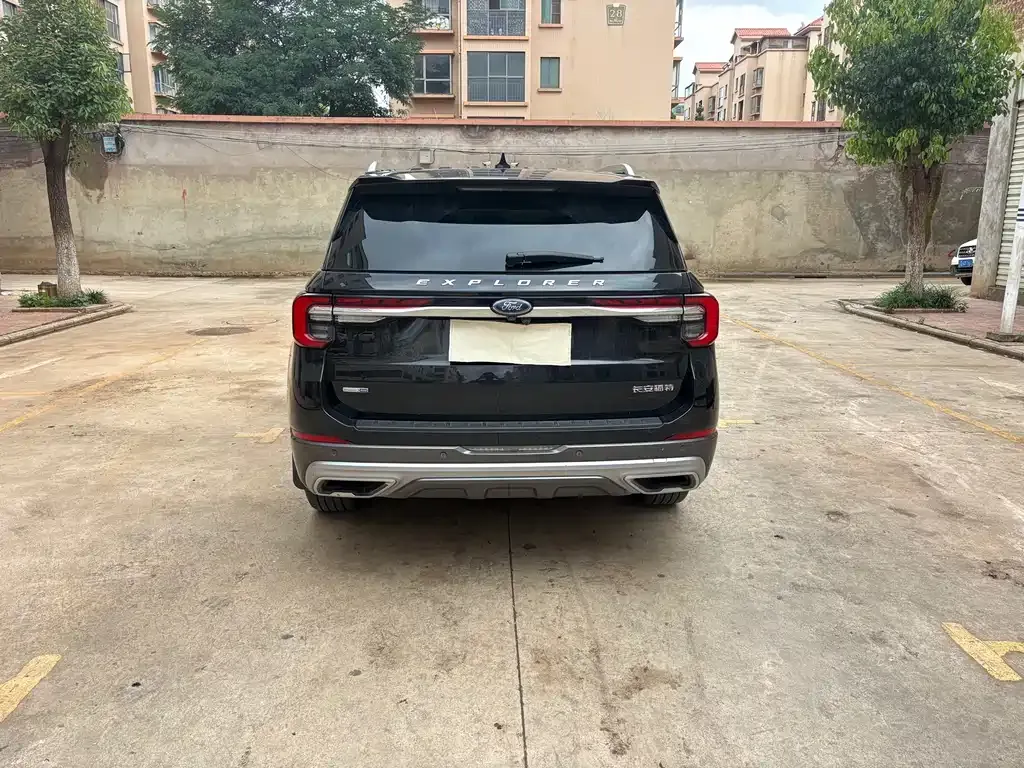 Ford Explorer 2023 из CN, фото 5