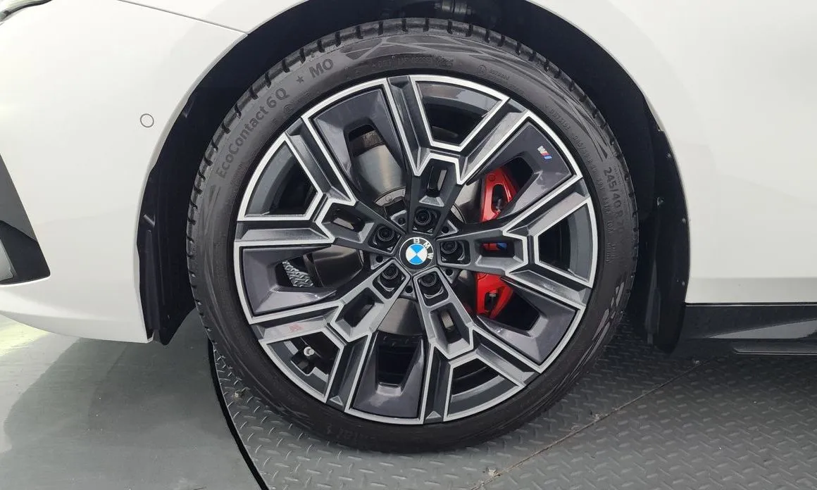 BMW 5-Series 2026 из KR, фото 9