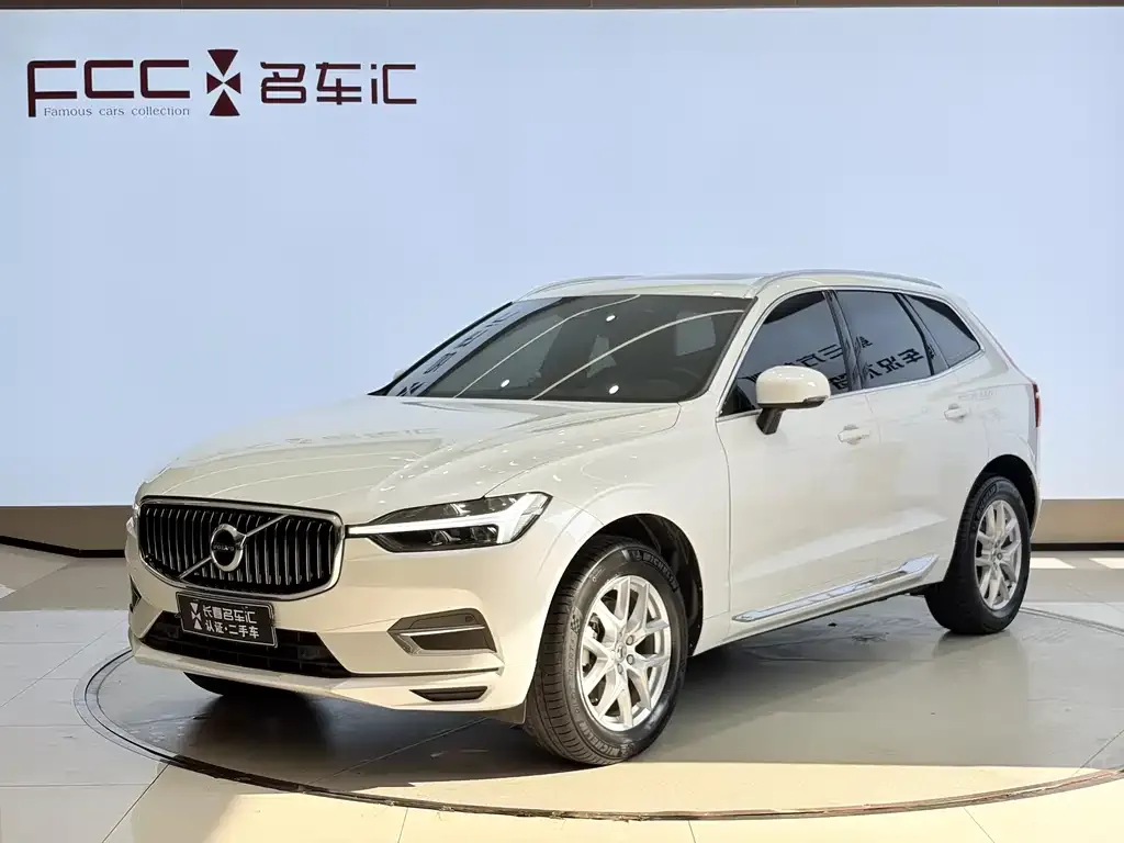 Volvo XC60 — фото 1