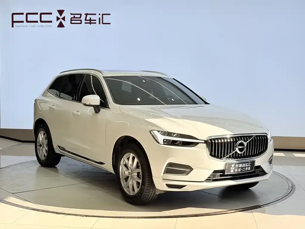 Volvo XC60 — фото 9