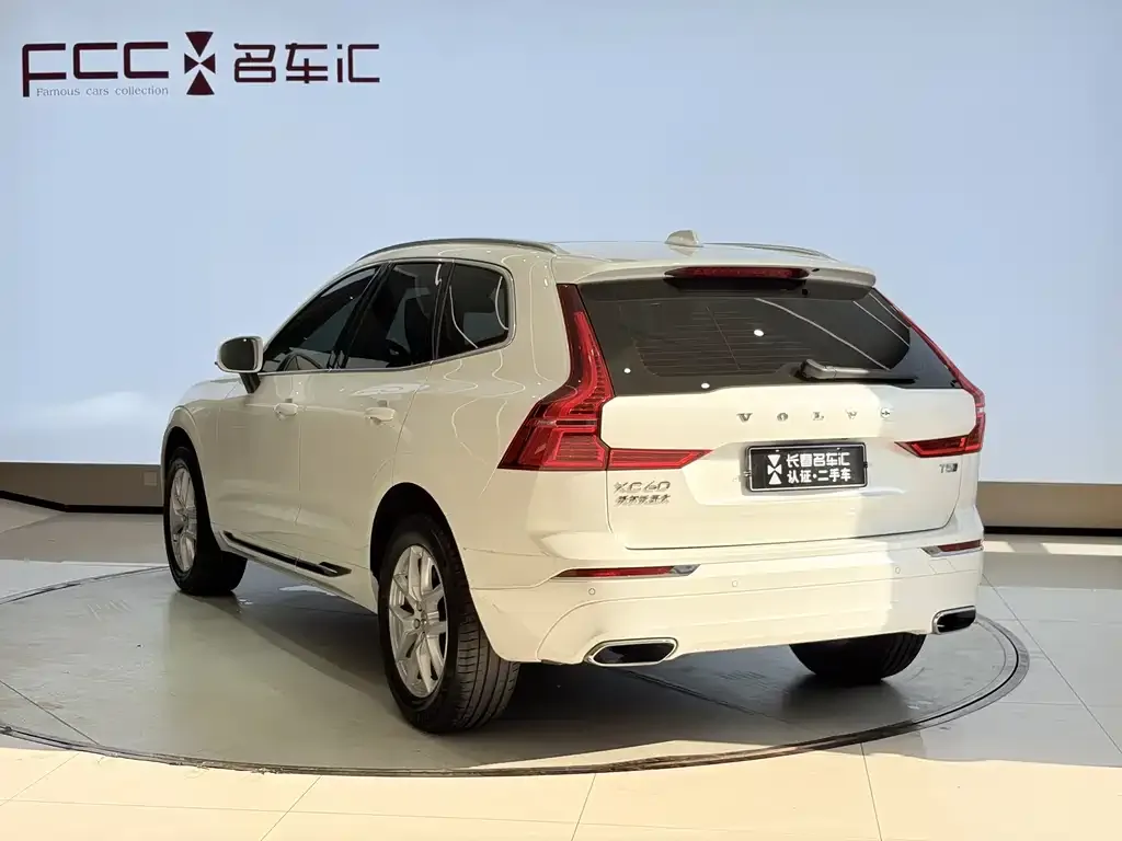 Volvo XC60 — фото 5