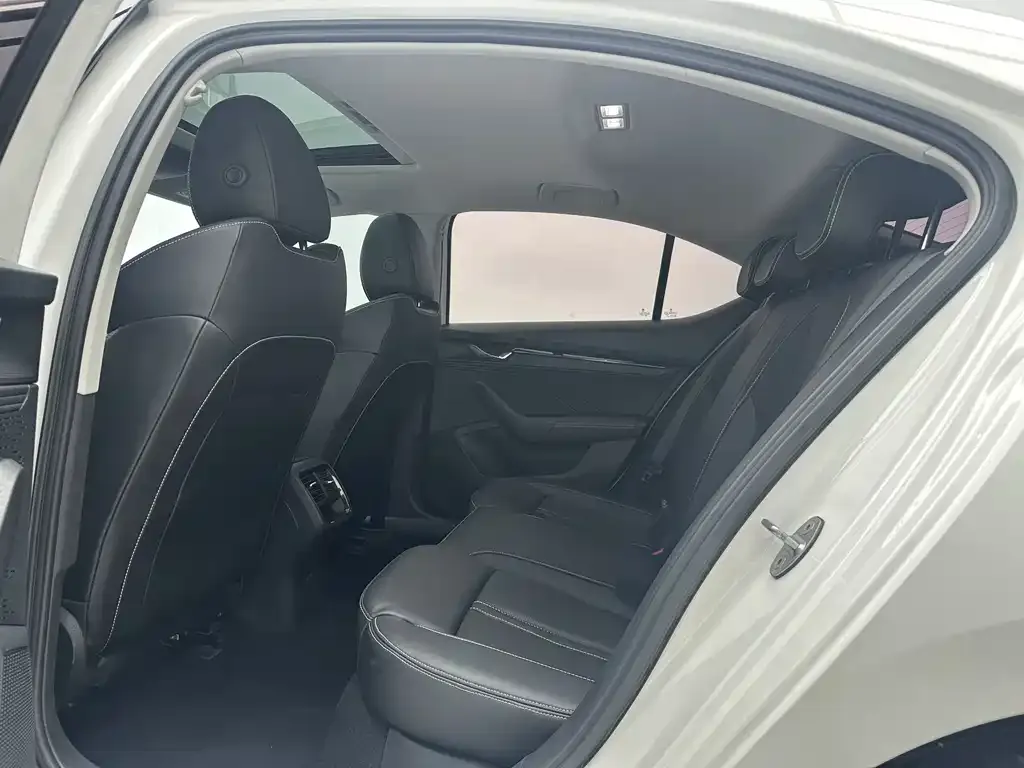 Skoda Octavia — фото 3