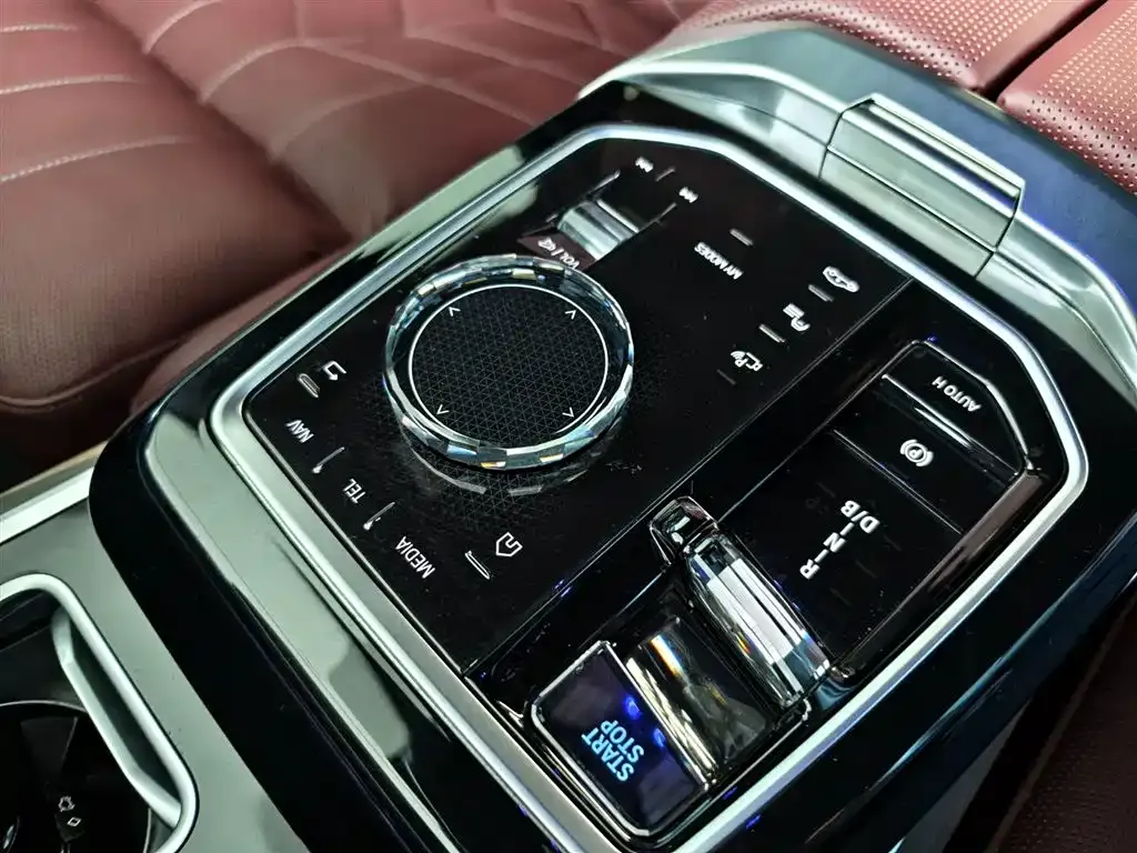 BMW i7 2023 из CN, фото 6