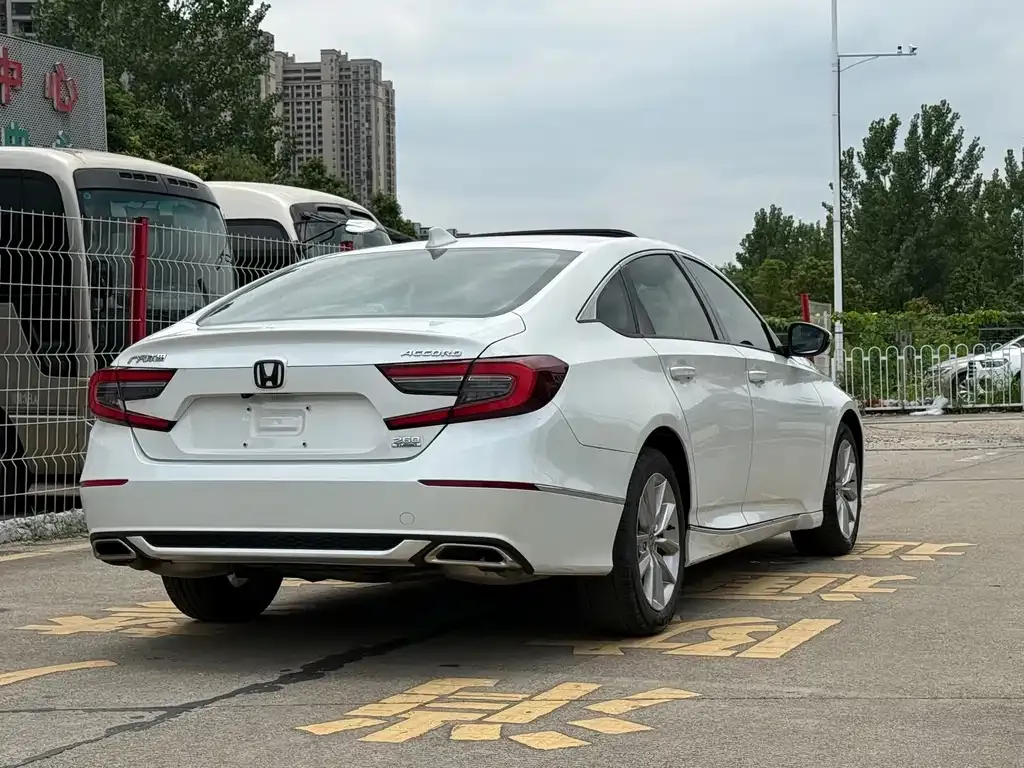 Honda Accord — фото 6