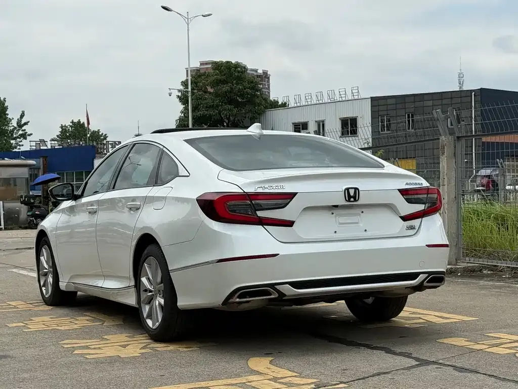 Honda Accord — фото 3