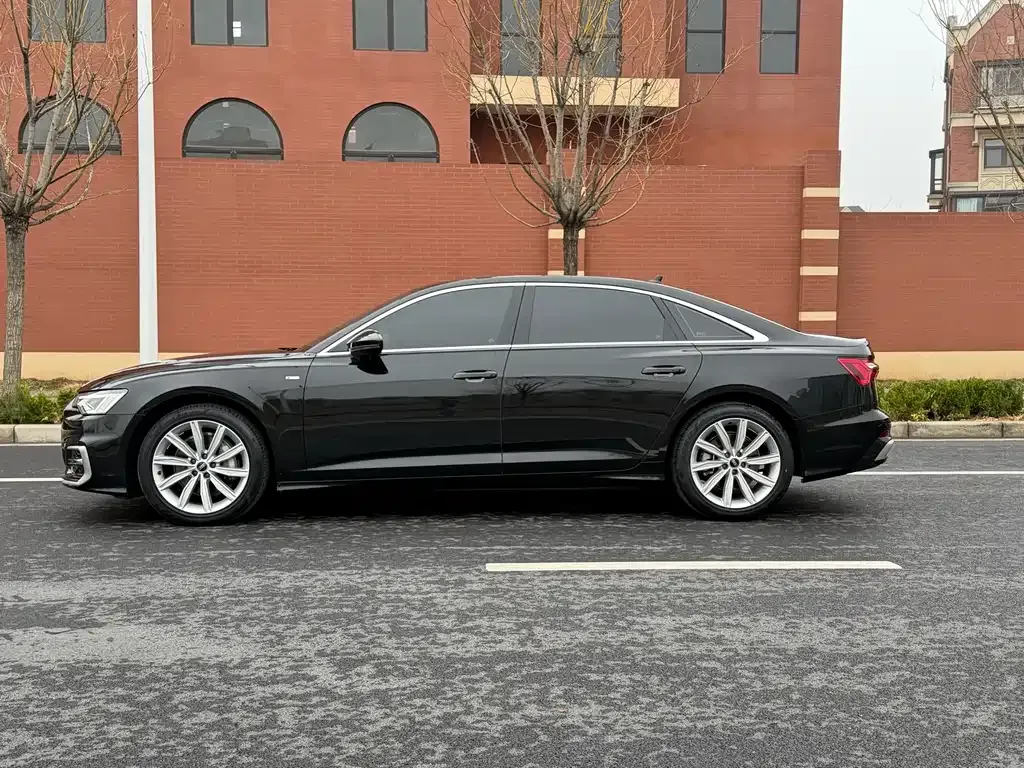 Audi A6L — фото 9