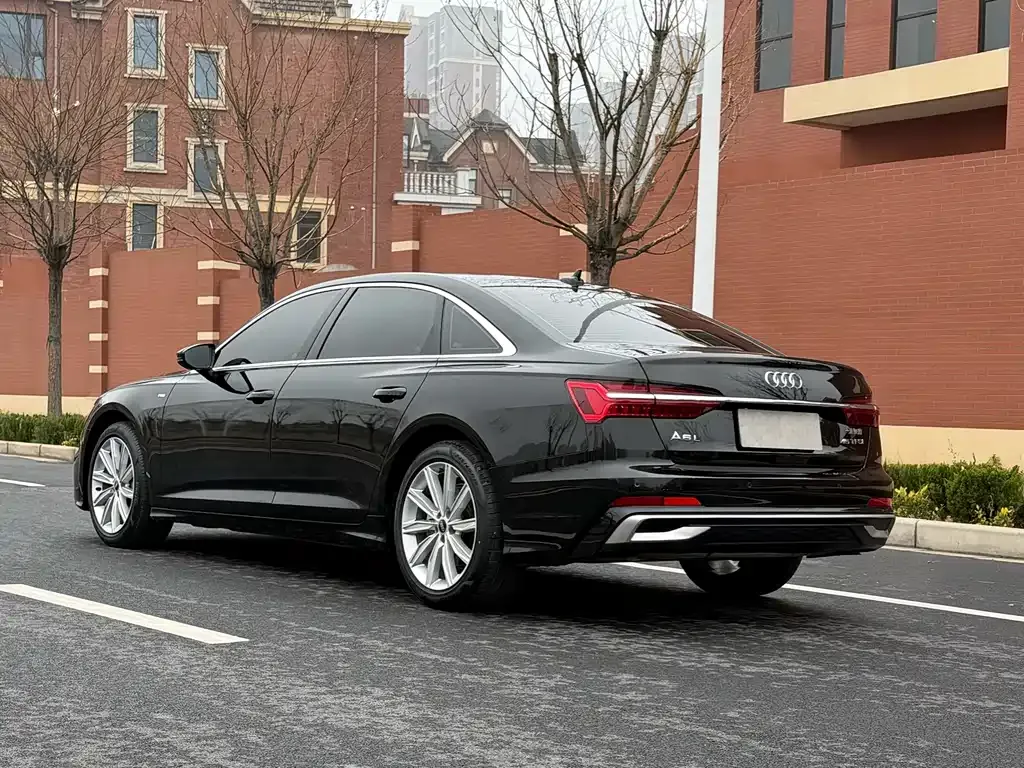 Audi A6L — фото 8