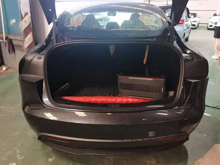 Tesla Model 3 — фото 5