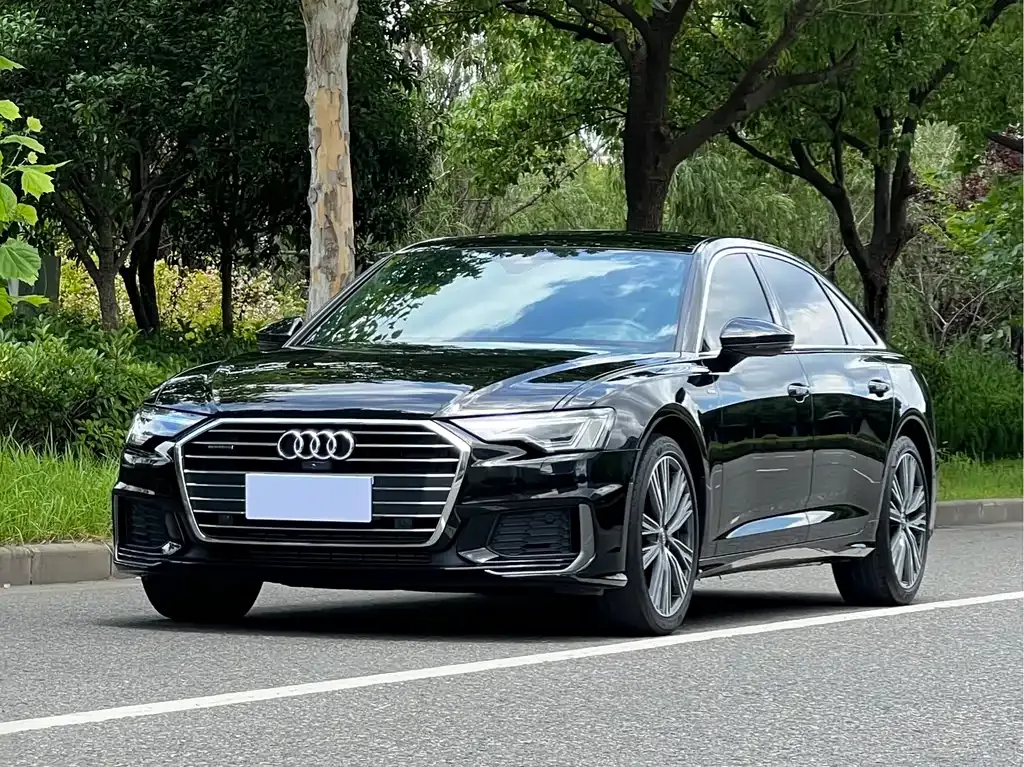 Audi A6L — фото 1