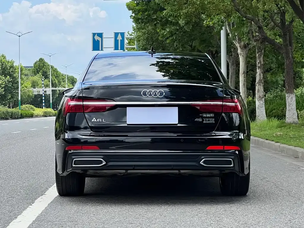 Audi A6L — фото 7