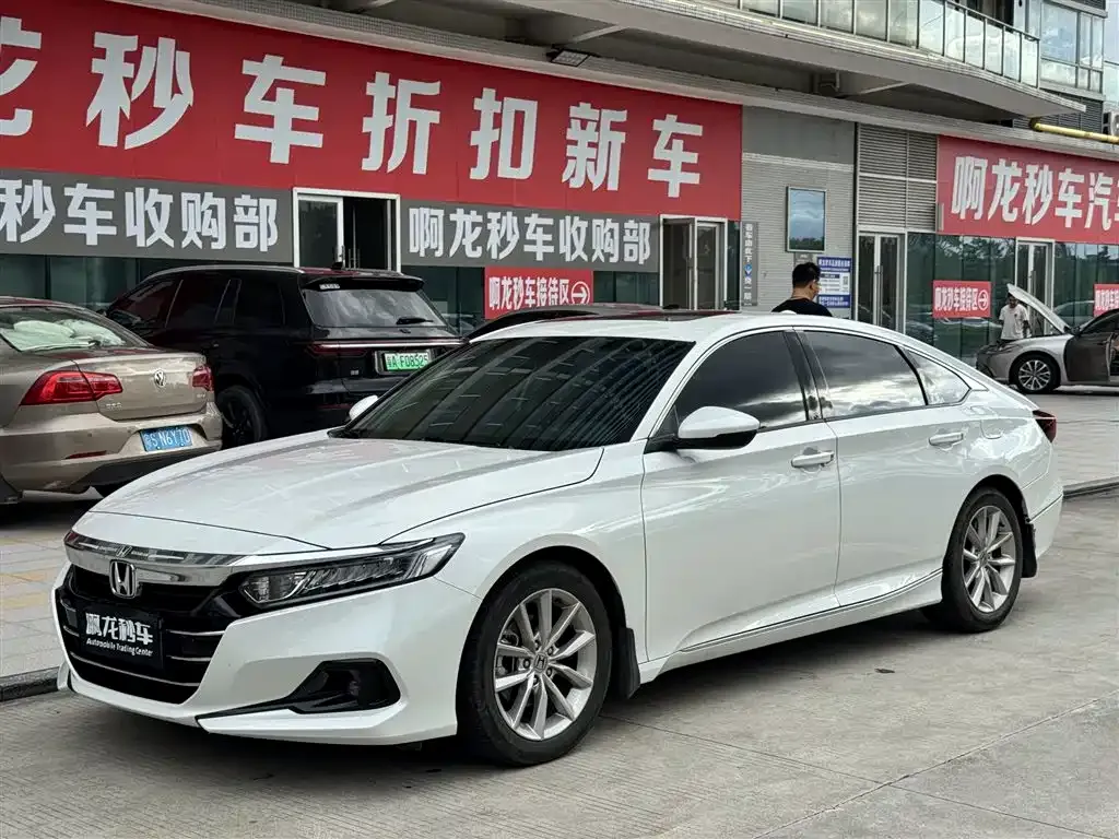 Honda Accord — фото 1