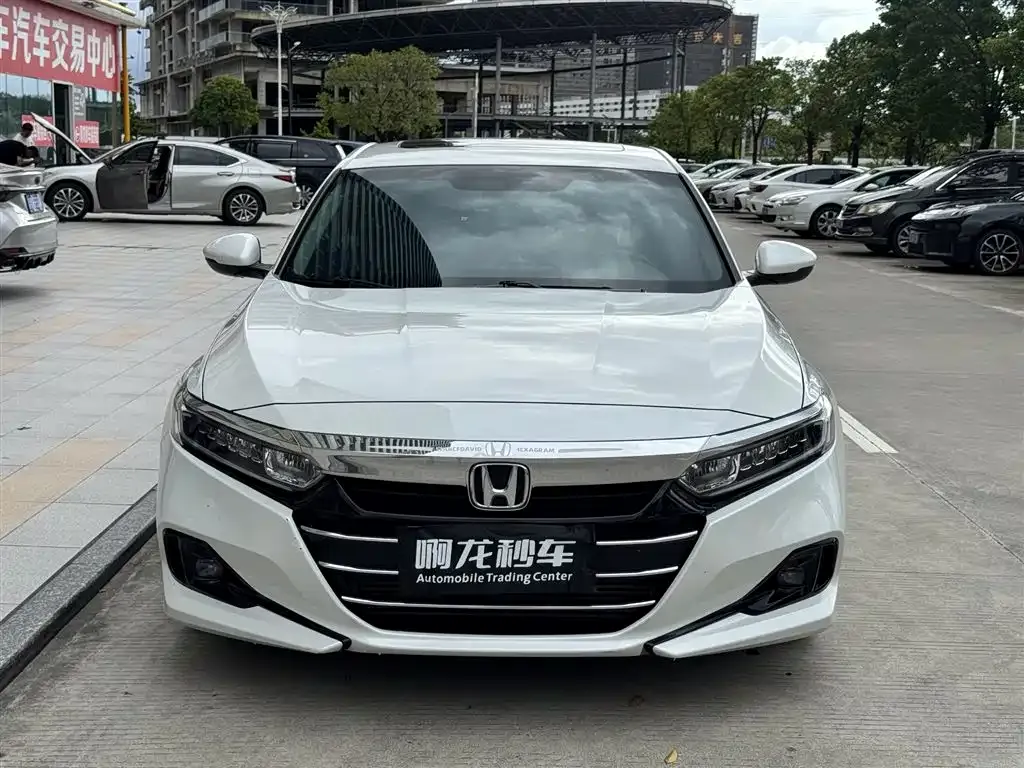 Honda Accord — фото 9