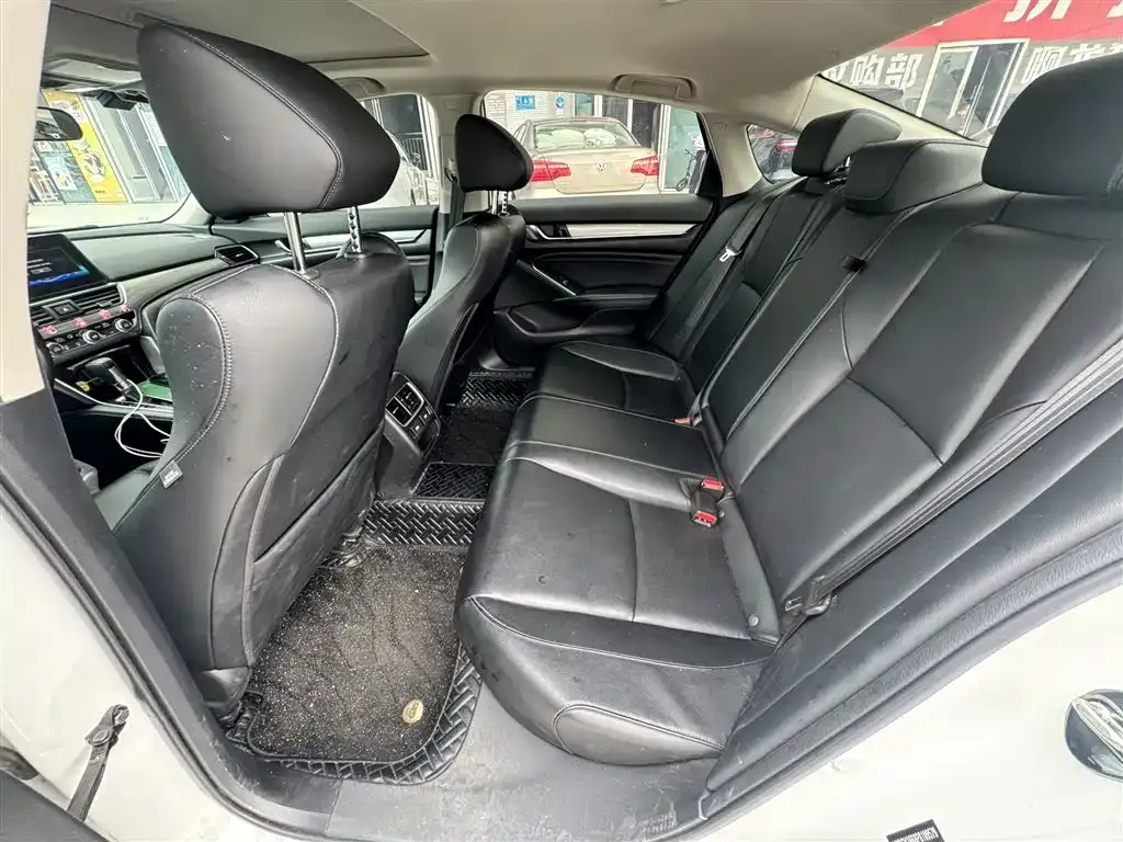 Honda Accord — фото 2