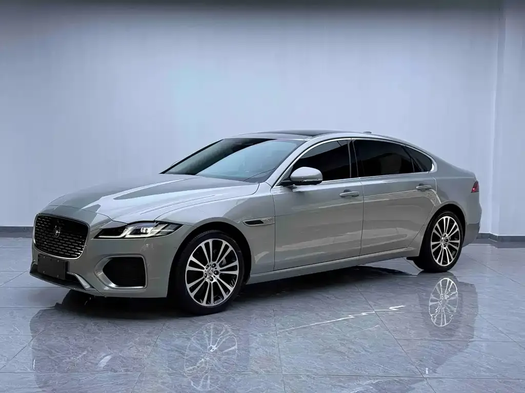 Jaguar XFL — фото 1