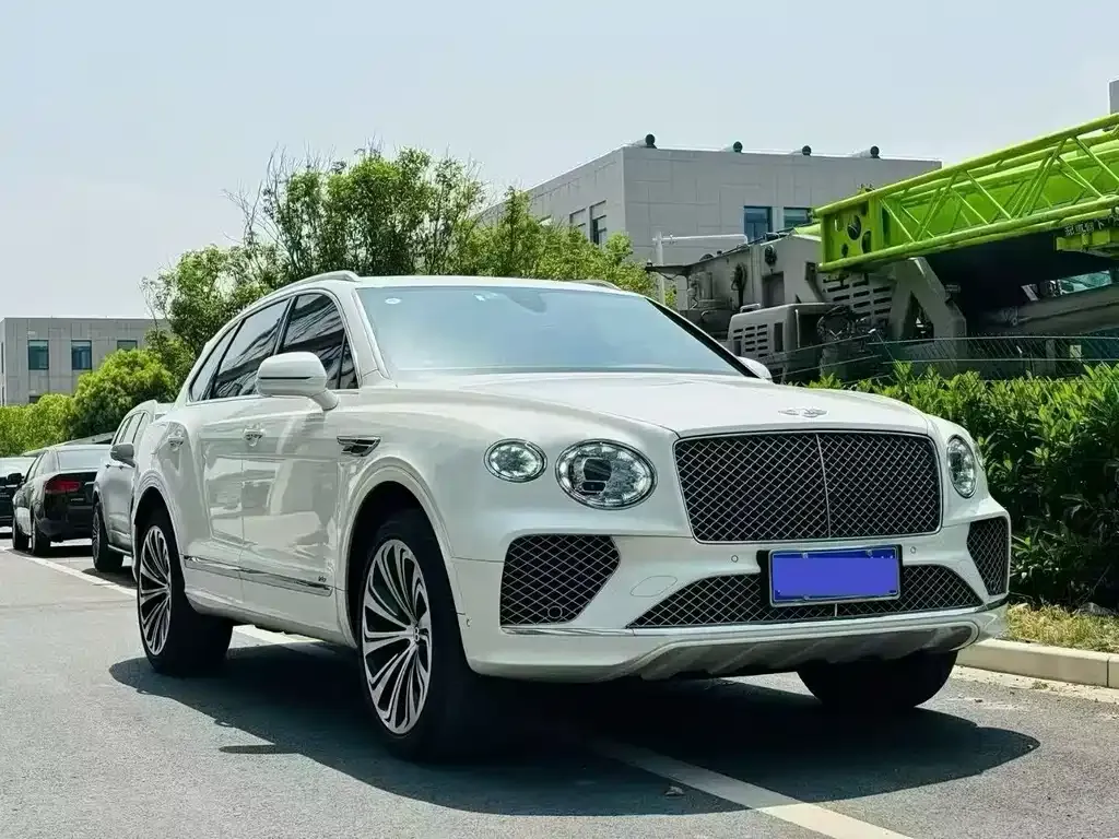 Bentley Bentayga — фото 1