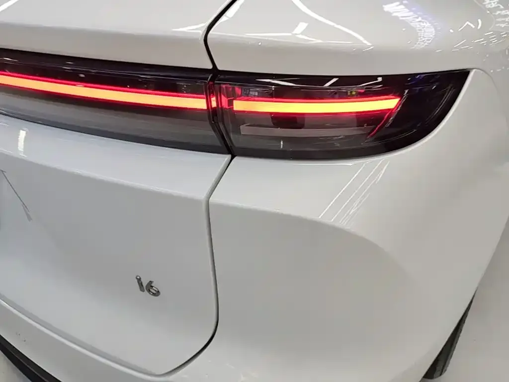 Li Auto i6 — фото 2