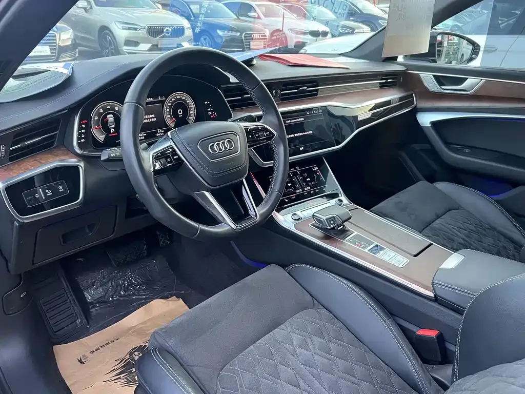 Audi A6L — фото 6