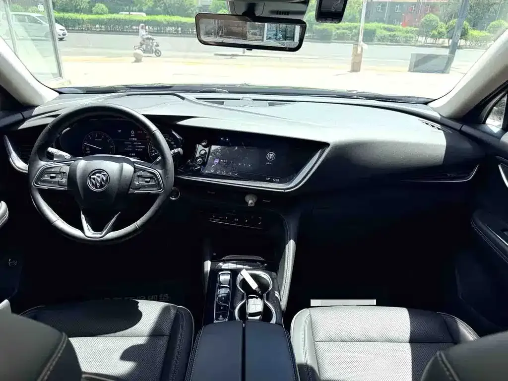 Buick Envision Plus — фото 7