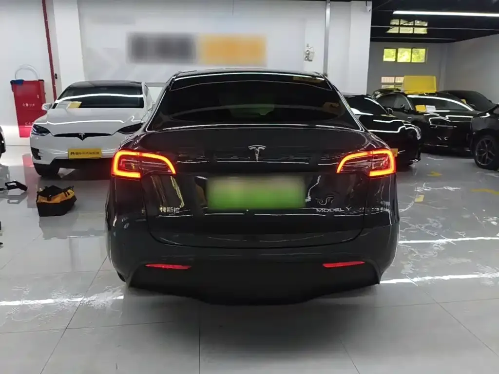 Tesla Model Y — фото 4