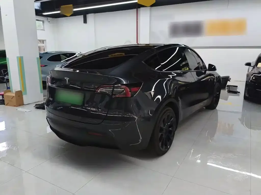 Tesla Model Y — фото 3