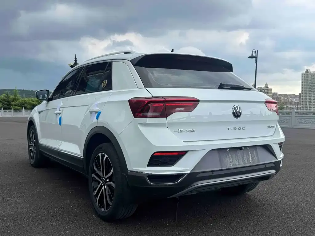 Volkswagen T-Roc — фото 3