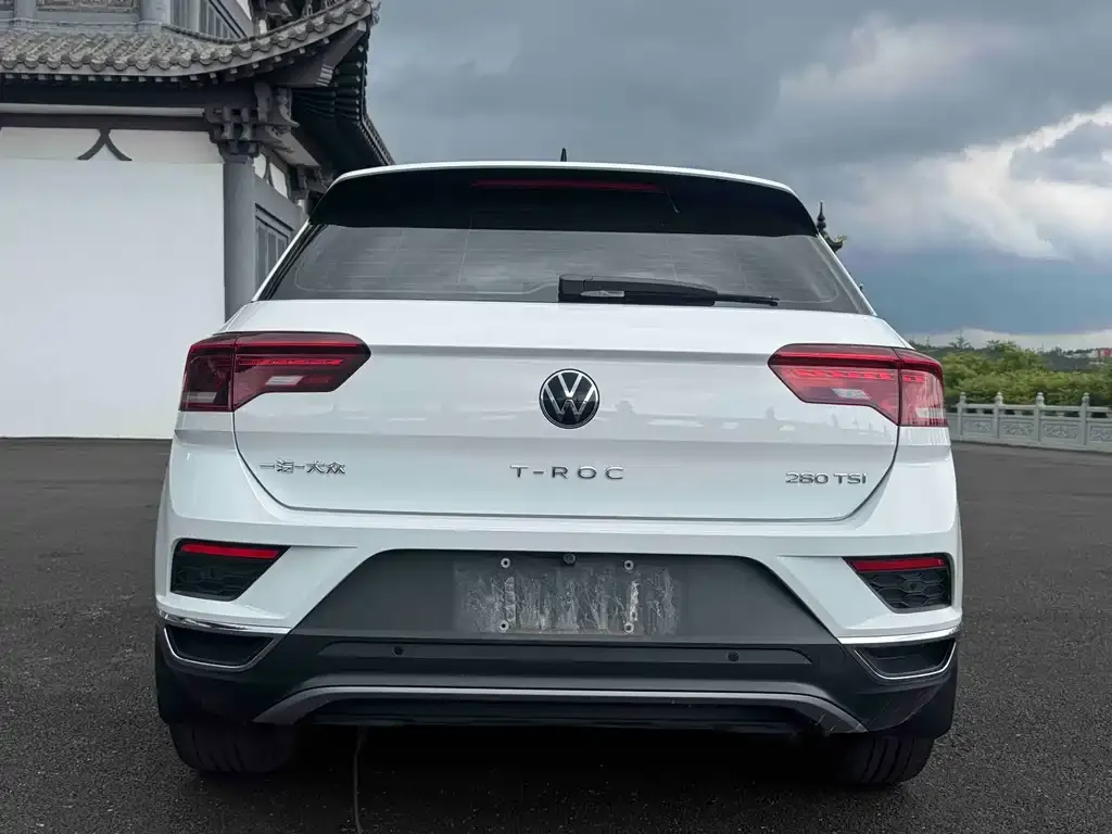 Volkswagen T-Roc — фото 2