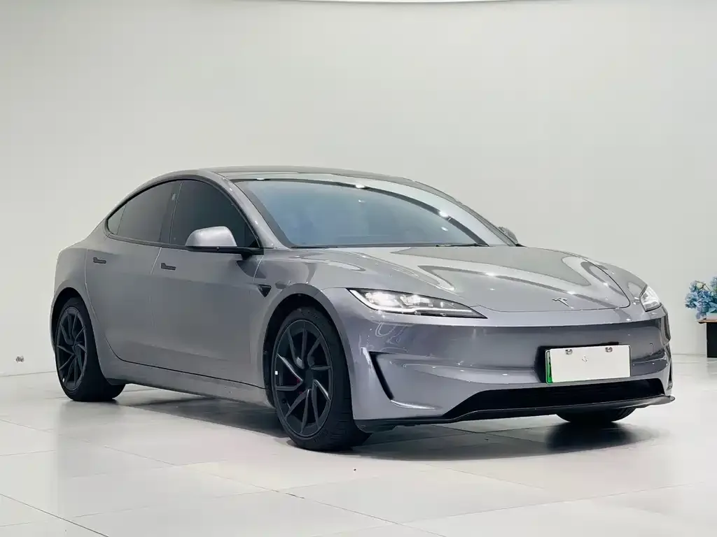 Tesla Model 3 — фото 3