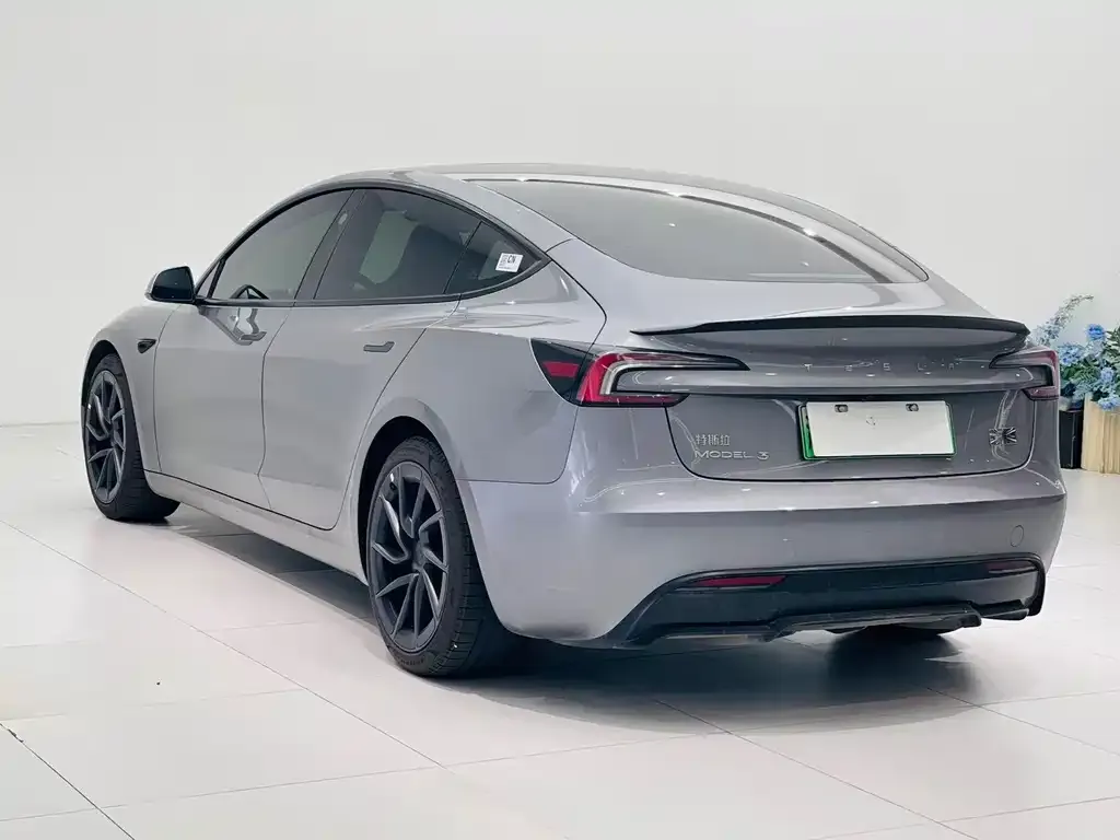 Tesla Model 3 — фото 6