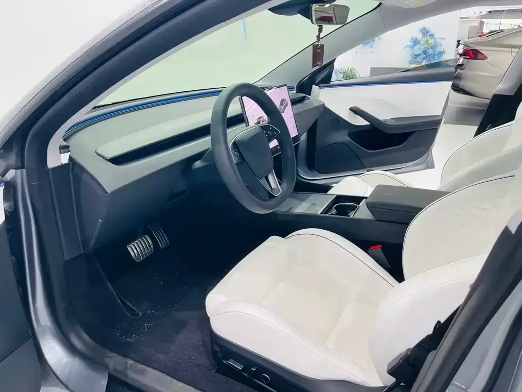 Tesla Model 3 — фото 10