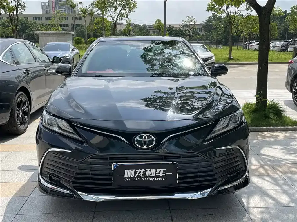 Toyota Camry — фото 8