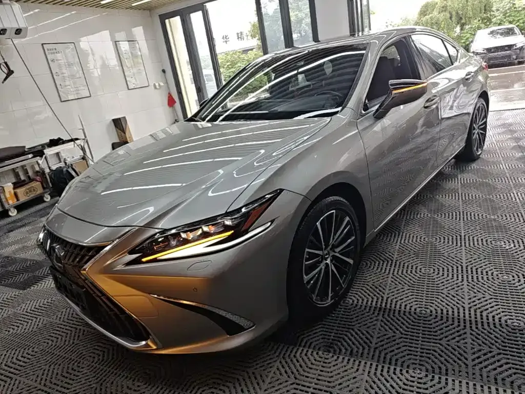 Lexus ES — фото 4