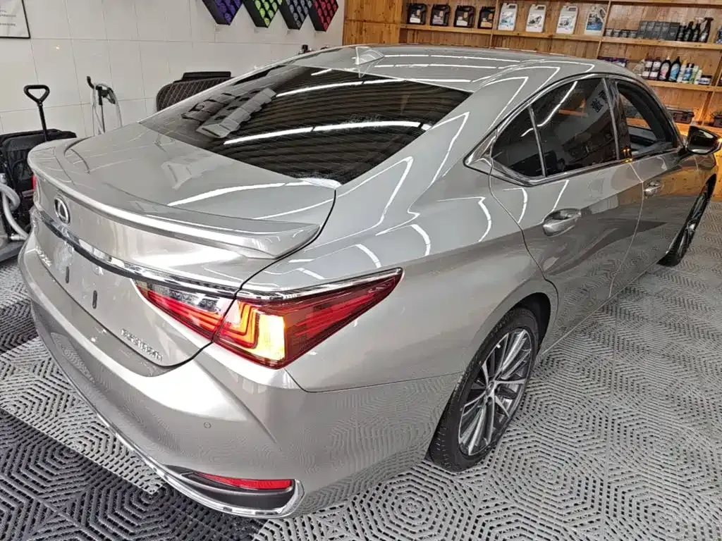 Lexus ES — фото 9