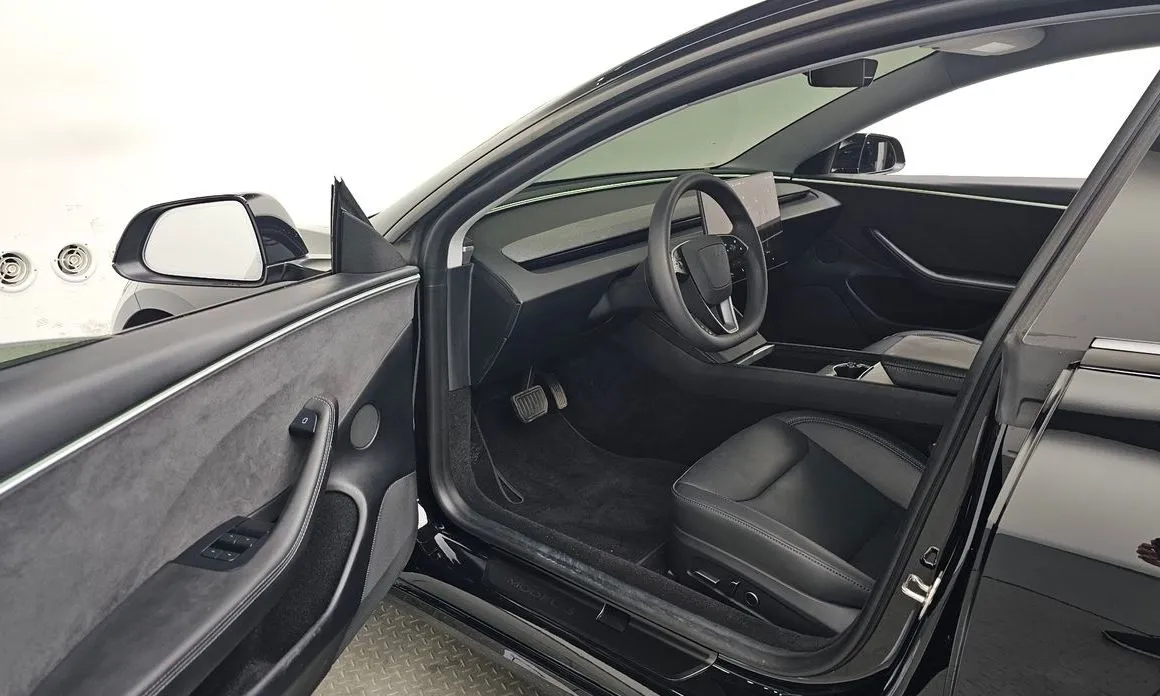Tesla Model 3 — фото 4